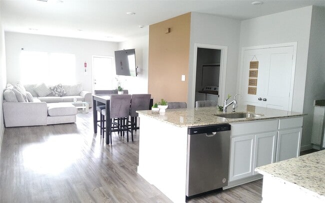 Building Photo - 17359 King Eider Rd