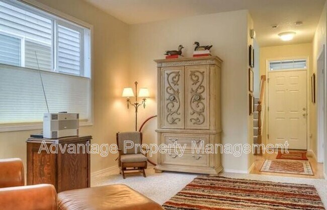 Building Photo - 6244 SW Arbor Grove Dr
