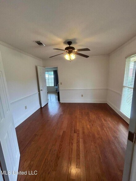 Building Photo - 204 Foxwood Cove