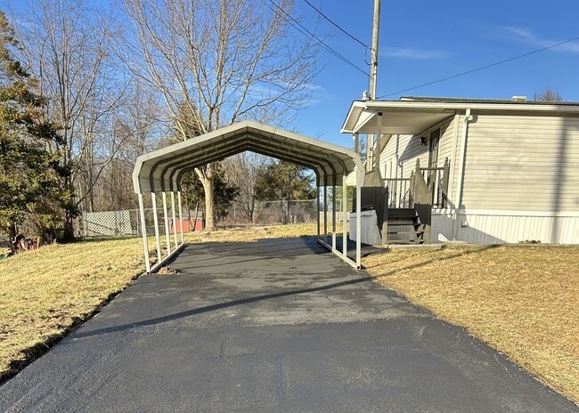 Building Photo - 3 Bedroom 2 Bathroom Home in Johnson City, TN