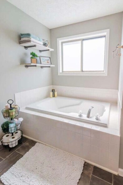 Building Photo - 1200 Wilstone Ct