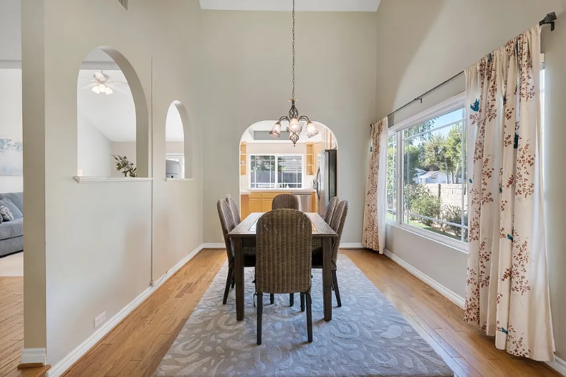 Building Photo - 2802 E Sierra Dr