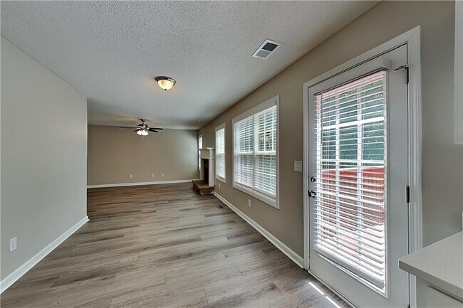Building Photo - 28 Greystone Ridge