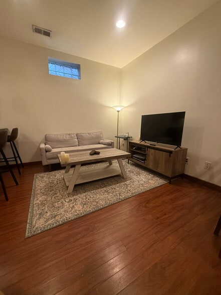 Building Photo - 400 Inglewood Blvd