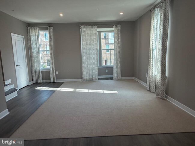 Building Photo - 149 Lawndale Dr