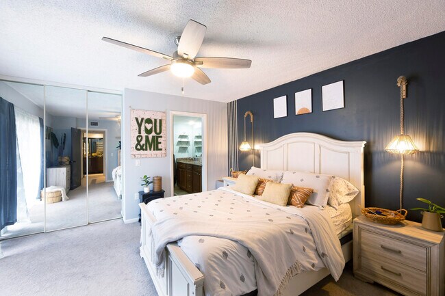 Building Photo - 2980 SW Sunset Trace Cir