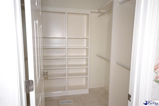 Building Photo - 3032 Drakeshore Dr