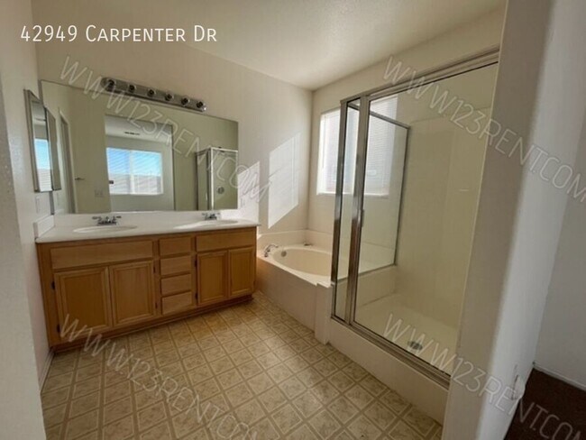 Building Photo - 42949 Carpenter Dr
