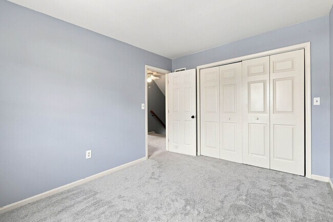 Building Photo - 15 Beech Ln
