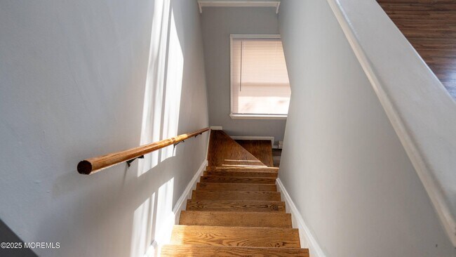 Building Photo - 6 Reno Ct