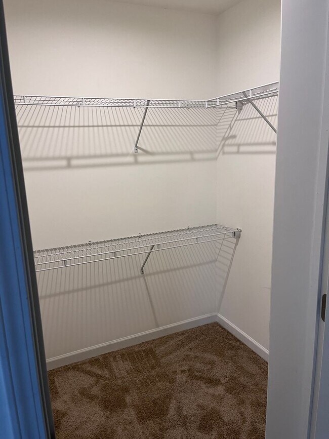 Building Photo - 1014 Aileen Cir