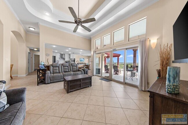 Building Photo - 22 Laguna Madre Dr