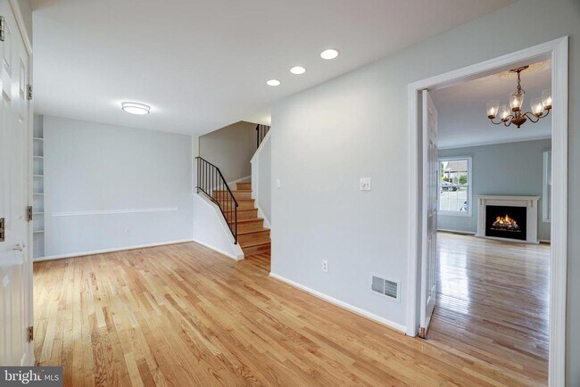 Building Photo - 9823 St Cloud Ct