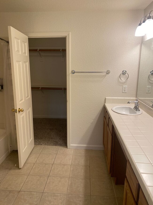 Building Photo - 4711 W Mary Ave