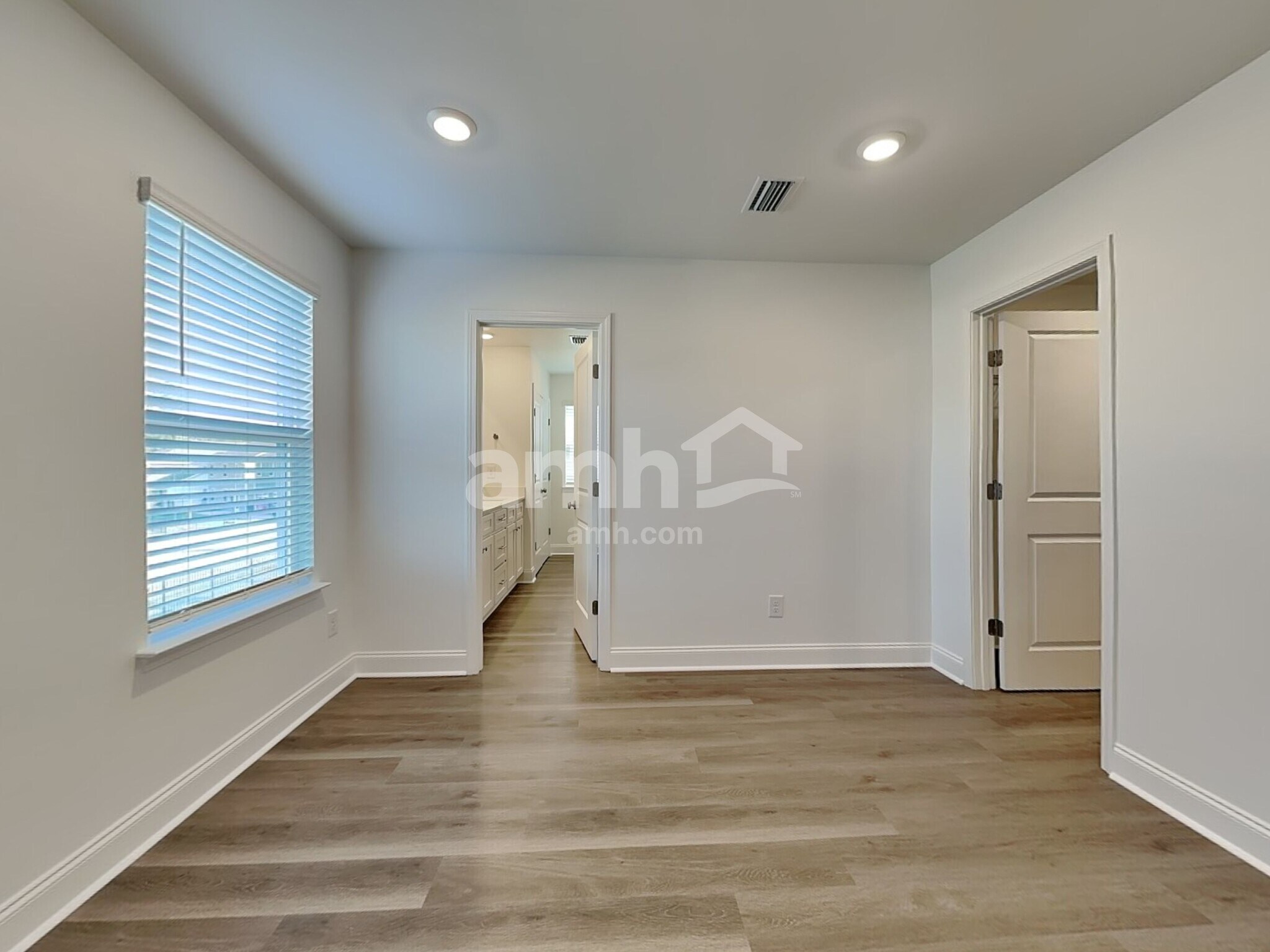 Building Photo - 622 Old Trolley Rd