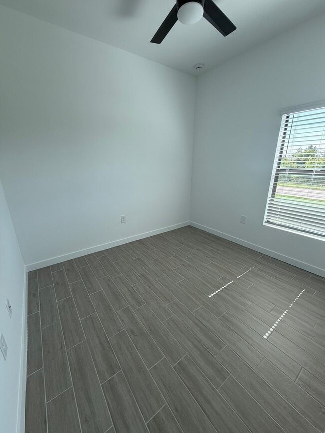 Building Photo - 1504 Gary Ln