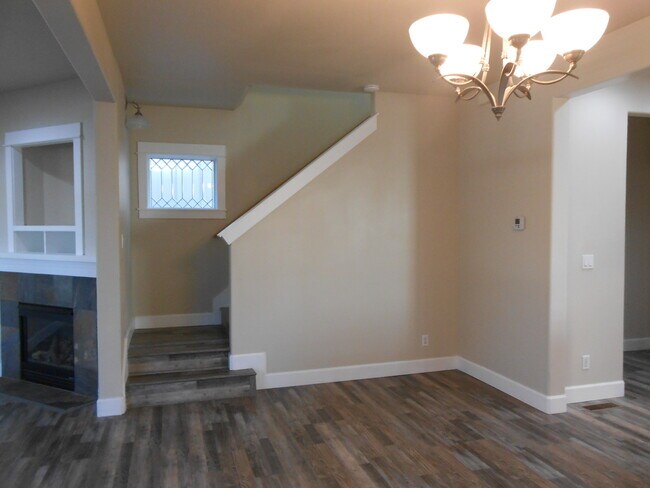 Building Photo - 61746 Darla Pl