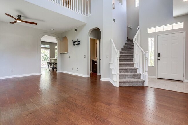 Building Photo - 3 Bedroom Home in Cul De Sac Available Now...