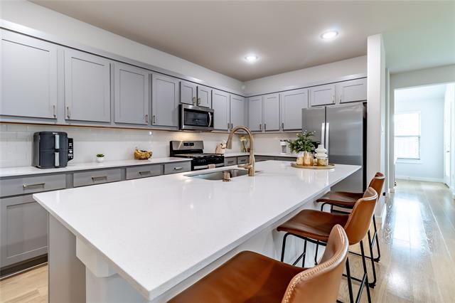 Building Photo - 2122 Mossfield Ln