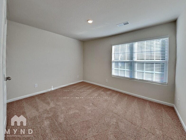 Building Photo - 79 Taverners Ln