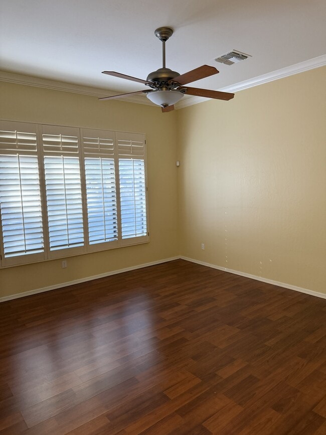 Building Photo - 7223 W Dreyfus Dr