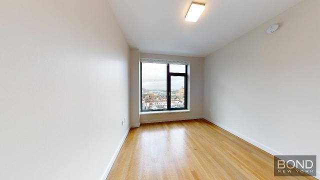 Building Photo - 3 bedroom in NEW YORK NY 10028