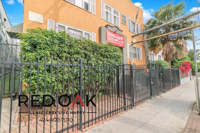 Building Photo - 404 N Coronado St