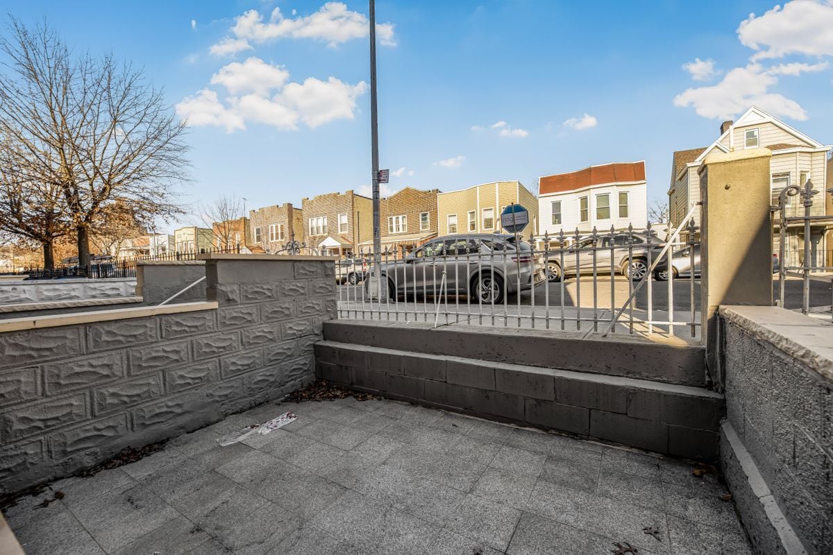 Building Photo - 1837 Wallace Ave