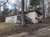 Building Photo - Adorable 2 Bedroom with Amazing Mountain Views!