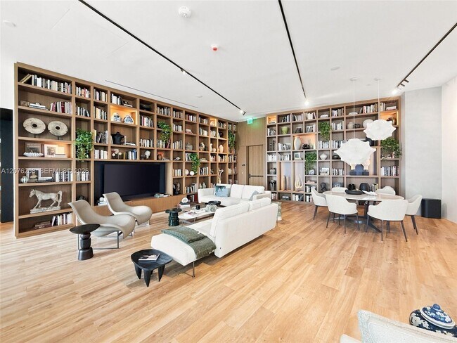 Building Photo - 1400 Biscayne Blvd