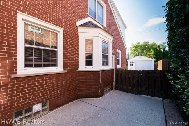 Building Photo - 1899 Hunt Club Dr