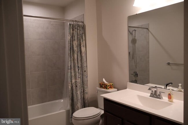 Building Photo - 659 Thomas Penn Dr