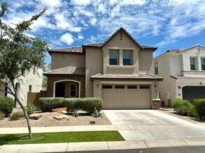 Building Photo - Stunning Southern Enclave
