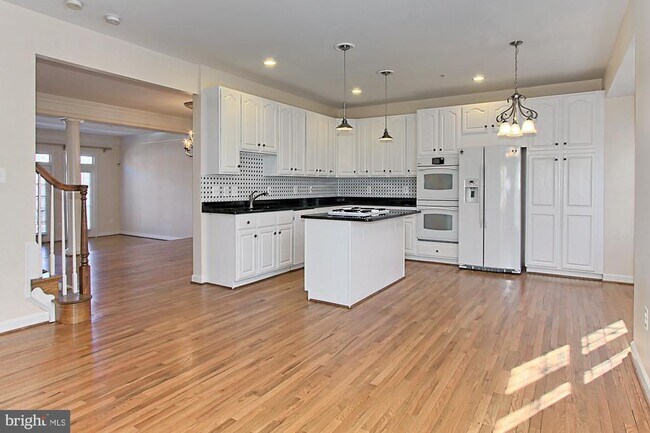 Building Photo - 1850 Brenthill Wy