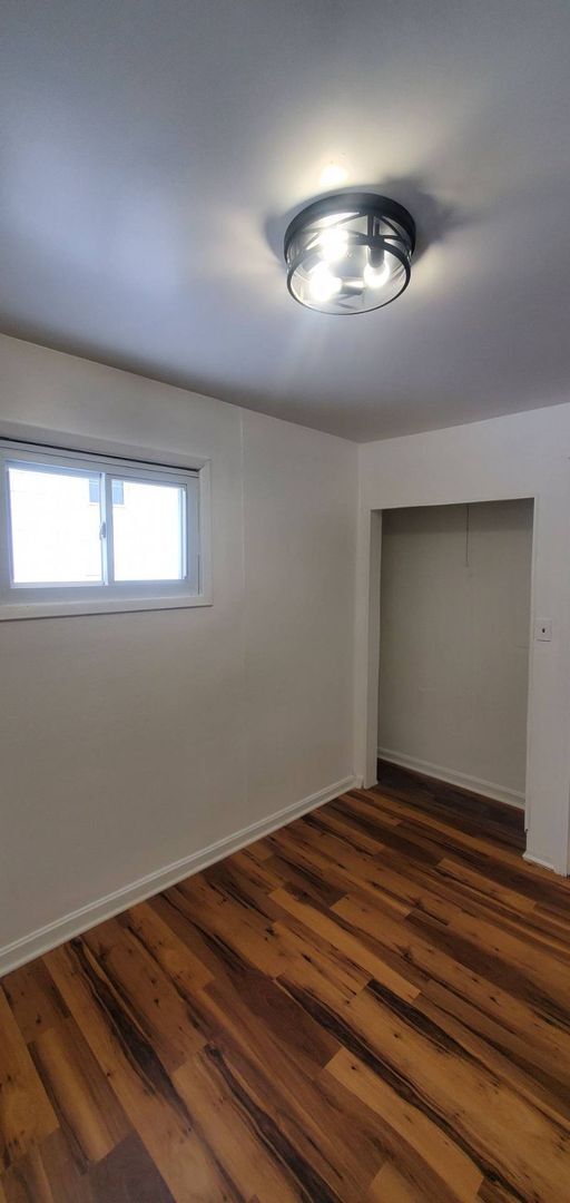 Building Photo - Charming 2-Bedroom Property in Prime Location