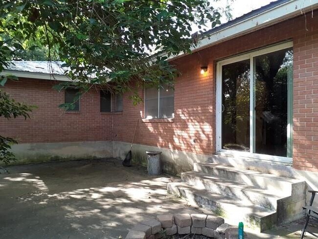 Building Photo - 2712 Pegram Ave