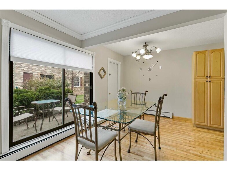 Building Photo - 4560 Cedar Lake Rd S