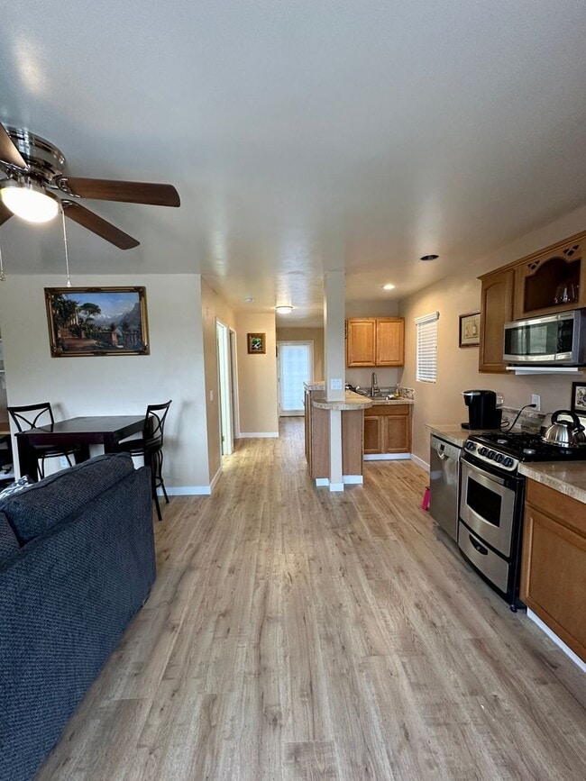 Building Photo - Quiet 1 Bedroom 1 Bathroom Furnished Apartment Home Available 06/01/2026 Rent Price Includes ALL ...