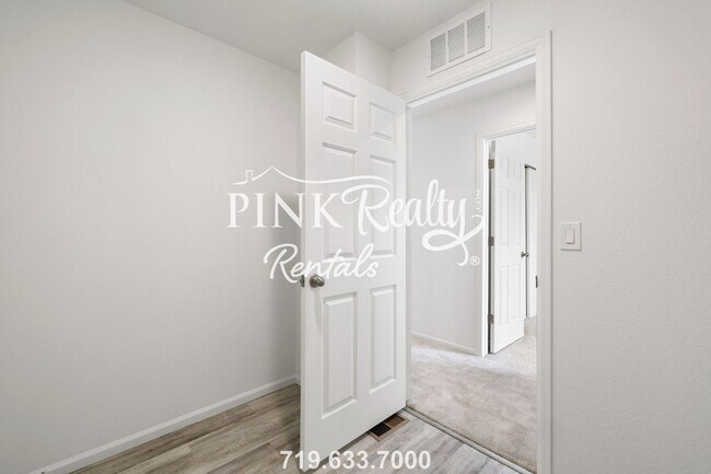 Building Photo - 8033 Buffalo Horn Dr