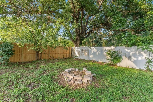Building Photo - 2112 Ranchita Trail