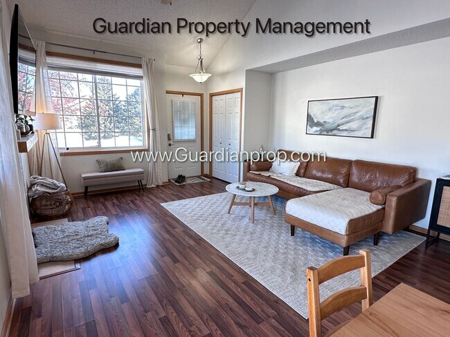 Building Photo - Lakeville End Unit Town Home, 2 Car Garage, Loft, W/D, Walkout Patio