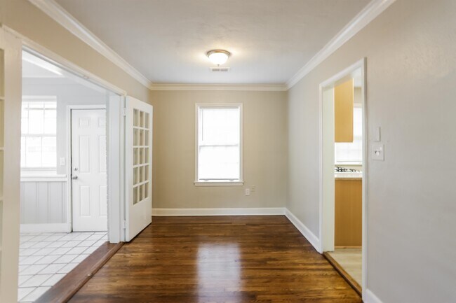 Building Photo - 174 W Lafayette Cir