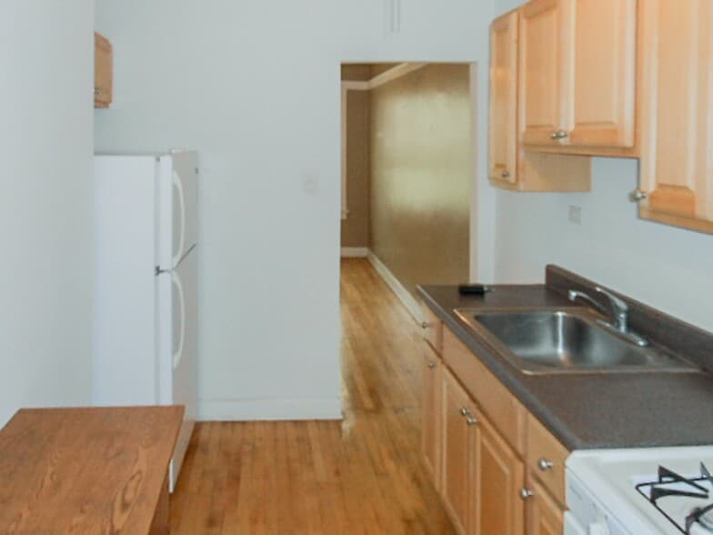 Building Photo - 5107 N Winchester Ave