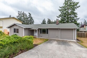 Building Photo - Updated 3 Bed 1 Bath Rambler