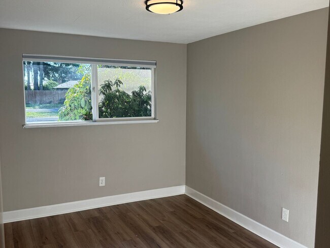 Building Photo - 3 Bedroom home