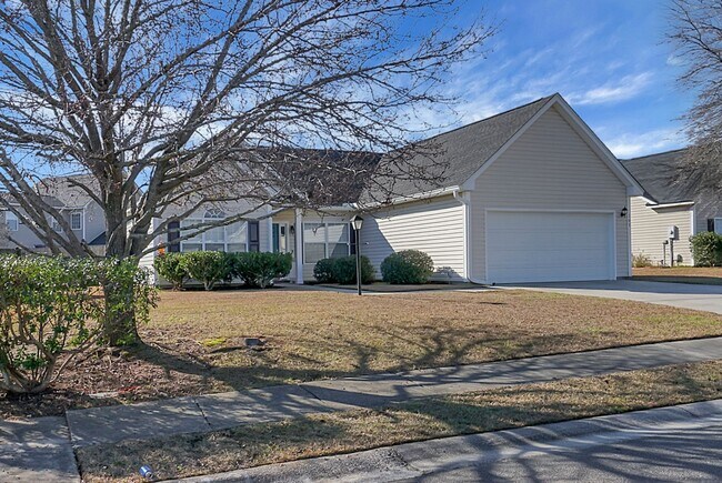 Building Photo - Cozy Comfort & Convenience: Your New 3 BR,...