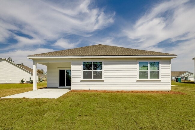 Building Photo - Beautiful 4 bedroom, 2 bathroom home locat...