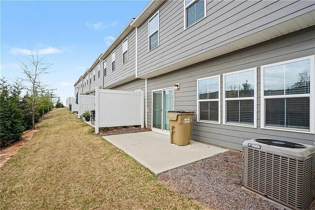 Building Photo - 136 Salt Lk Ln