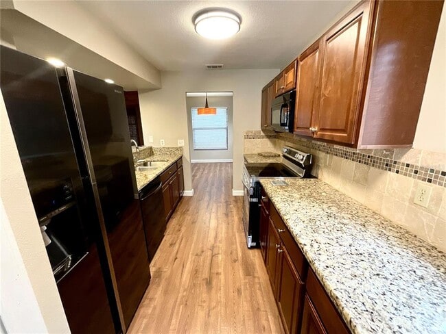 Building Photo - 2468 Gulf Breeze Cir