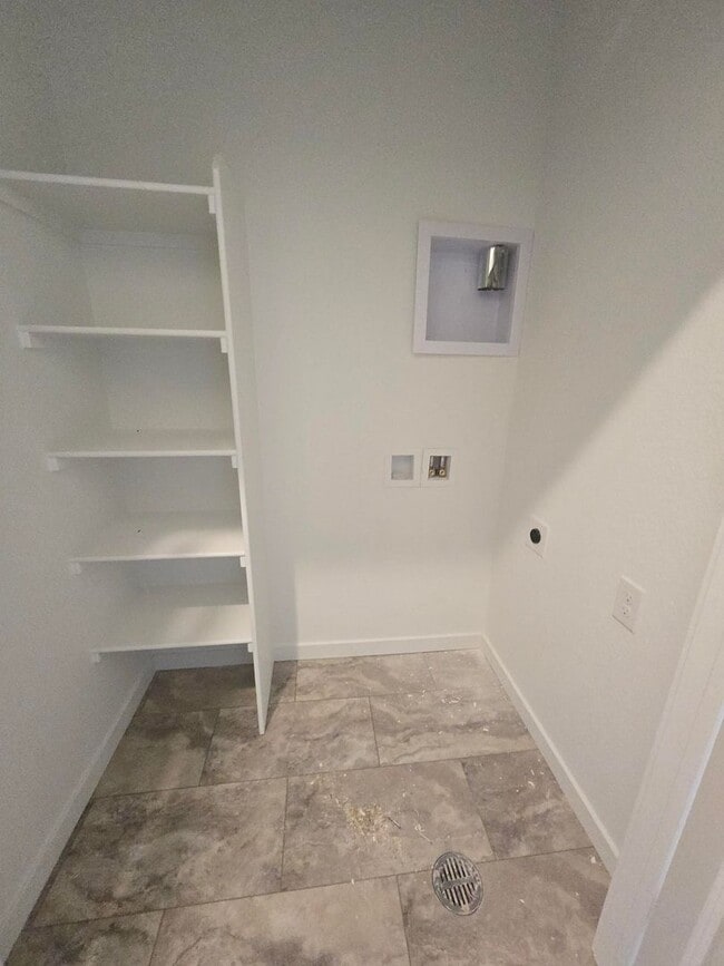 Building Photo - 2 Bedroom 2 Bathroom in Arvada!